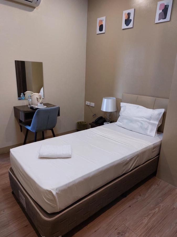 Beaver Hotel Себу Экстерьер фото